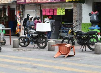 ¡Habrá multas! Esto pagarás por apartar lugar en la calle Multas