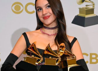 Olivia Rodrigo rompe un premio Grammy por accidente Olivia Rodrigo
