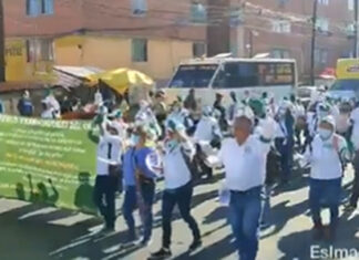 Personal del IMSS marcha en Puebla para exigir mejoras en servicio Personal médico, derechohabientes y jubilados del Hospital La Margarita exigen el cumplimiento de la construcción de hospitales,