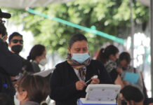 Menos de 50% de poblanos tiene su dosis de refuerzo La Secretaría de Salud recomendó el uso de cubrebocas y gel antibacterial a los poblanos que asistan a la Feria de Puebla.