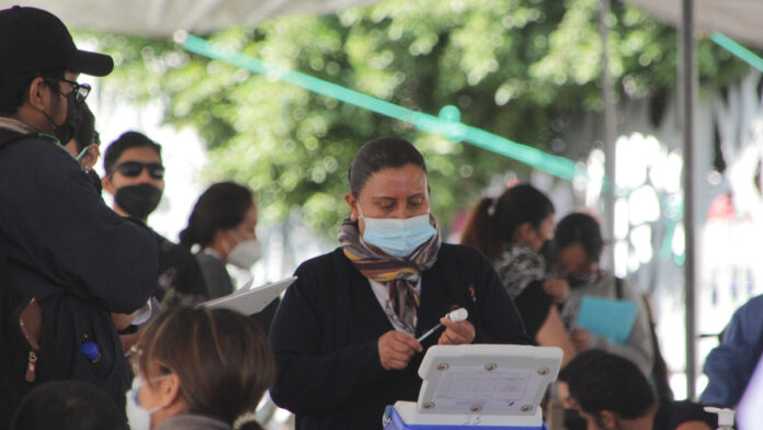 poblanos La Secretaría de Salud recomendó el uso de cubrebocas y gel antibacterial a los poblanos que asistan a la Feria de Puebla.