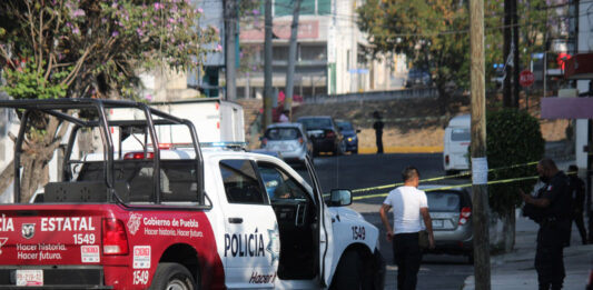 Vecinos alertaron a las autoridades sobre las bolsas y la maleta, las cuales, contenían los restos y manchas de sangre por fuera.