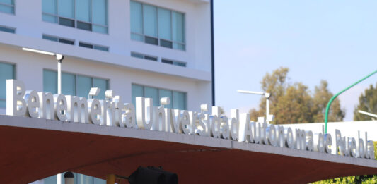 La SSC informó que en coordinación con personal de DASU BUAP lograron localizarla con vida.