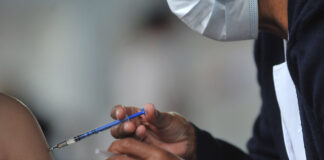 Convoca Salud a adultos mayores y trabajadores del sector a aplicarse 4ta. dosis cofepris Vacunas