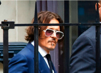 Amber Heard acusa de abuso sexual a Johnny Depp Amber dijo que Deep e arrancó la bata y la agredió sexualmente: "Tenía la botella dentro de mí y me la metía una y otra vez".