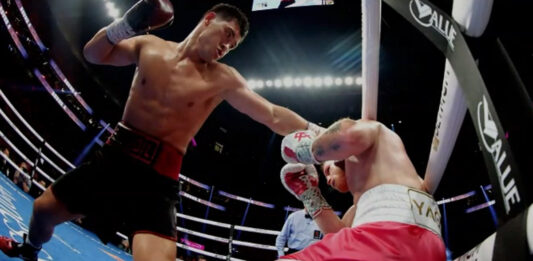 La decisión de todos los jueces fue de 115-113, a favor del aún campeón Dmitry Bivol. Siempre fue al frente, tratando de ser el agresor.