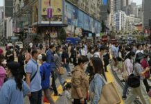 Hong Kong reabre playas tras bote de la variante Ómicron Hong Kong