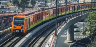 Línea 12 del Metro funcionará para finales de año, prevé AMLO AMLO destacó que las empresas se comprometieron a la rehabilitación de la Línea 12 sin cobrar nada adicional.