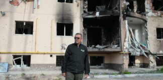 Envía OMS 20 ambulancias a Kiev OMS