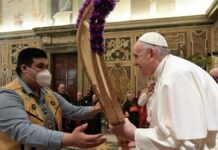 Papa viajará a Canadá para reunirse con comunidades indígenas Papa