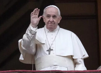 Papa Francisco quiere viajar a Moscú para reunirse con Putin El Papa hizo la oferta unas tres semanas después del inicio de la invasión a través del secretario de Estado, cardenal Pietro Parolin.