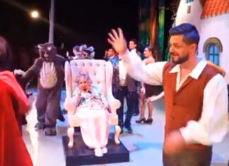 Silvia Pinal reaparece en obra infantil y critican a su familia En redes circula un video en el que aparece Silvia siendo trasladada en el escenario con una silla.