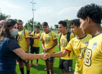 Norma Layón inaugura la primera cancha de futbol 7 en Texmelucan