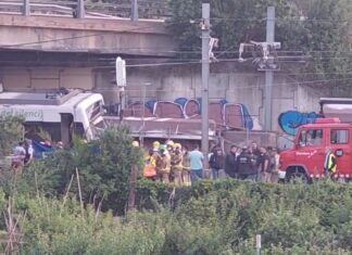 Chocan trenes en Barcelona; reportan 1 muerto y 85 heridos