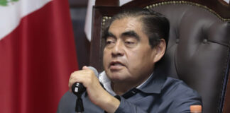 Alcaldes no deben ser rehenes y cumplir la ley, dice Barbosa