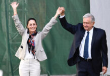 AMLO respalda a Sheinbaum: “no debe de haber tapados”, insiste AMLO estimó que las descalificaciones contra el trabajo de Sheinbum continuarán pues es natural ante la sucesión presidencial.