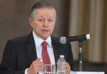 Urge ministro Zaldívar a frenar feminicidios