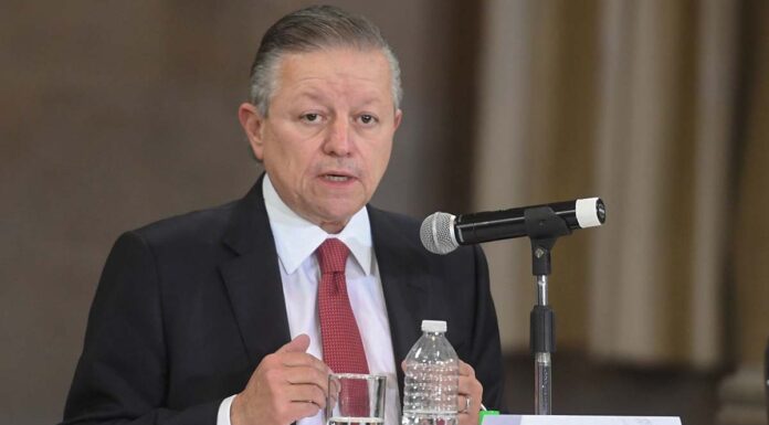 Urge ministro Zaldívar a frenar feminicidios