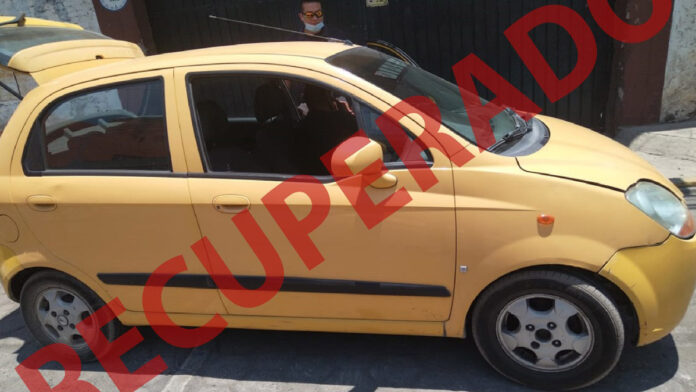 automóvil El conductor fue puesto a disposición de la autoridad competente por el presunto delito de detentación de automóvil.