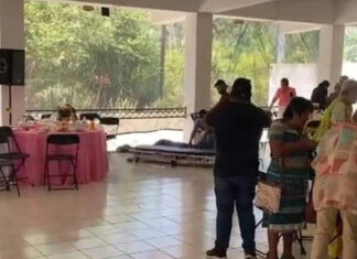 A balazos asesinan al presidente del DIF en Acayucan, Veracruz Clemente Nagasaki Condado Escamilla fue asesinado a balazos mientras encabezaba un desayuno con mujeres del municipio.