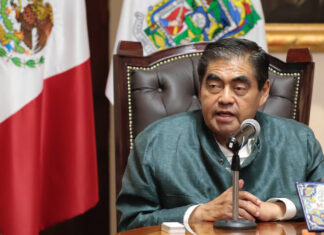 Barbosa pide investigar a exfuncionarios de Puebla Barbosa consideró que es parte de la “chamba” de diputados y dirigentes de partidos presentar denuncias y opinar.