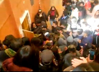 “Avalancha humana” deja 4 muertos en Bolivia Bolivia granada estudiantes