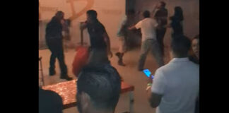 Mueren dos personas durante balacera en bar de Colima La Fiscalía General del Estado de Colima confirmó que derivado del enfrentamiento fallecieron dos personas.