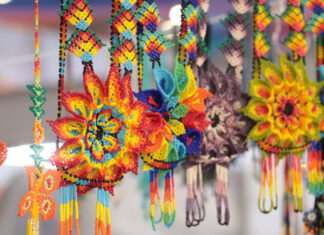 Egresados de CECADE del SEDIF venden sus productos en Feria de Puebla Hasta este lunes estarán presentes los egresados provenientes de Xicotepec de Juárez, Chietla, Zautla y Xiutetelco.