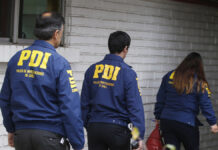 A cuchillazos matan a estudiante en escuela de Texas Las autoridades dijeron que el estudiante agresor salió corriendo de la escuela tras el ataque y fue detenido unos 20 minutos más tarde.