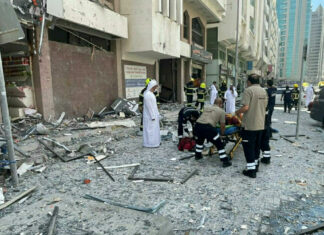 Explosión de gas en restaurante deja 2 muertos y 120 heridos en Abu Dhabi Las causas de la explosión aún no son claras, pero la policía descartó algún acto criminal. El incendio causó dañó en seis edificio.