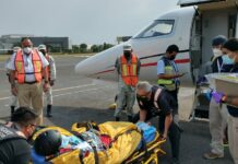 Recibe INM Puebla a connacional en ambulancia aérea desde Canadá