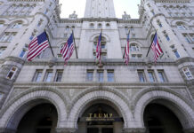 Inversionistas compran hotel Trump y modifican nombre Lo compraron inversionistas del CGI Merchant Group para montar un nuevo Waldorf Astoria.