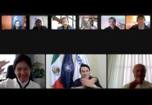 Lilia Cedillo entrega distinciones a docentes por parte de ASPABUAP Lilia ASPABUAP