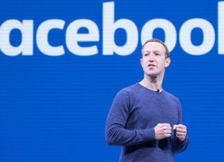 Demandan a Zuckerberg por entregar datos de 70 millones de usuarios de Facebook Mark Zuckerberg