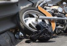 Mueren hombre y mujer al derrapar moto en la Izúcar-Huajuapan Moto