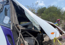 Suman 2 muertos por accidente de autobús en El Aguacate La cifra de muertos por la volcadura de un autobús de peregrinos sobre la carretera Puebla-Huehuetlán el Grande subió a dos.
