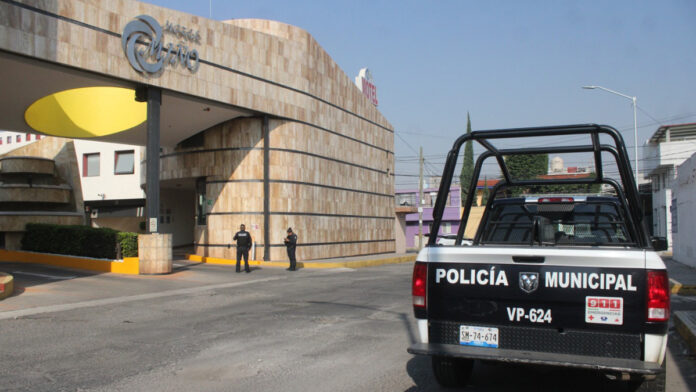 policía