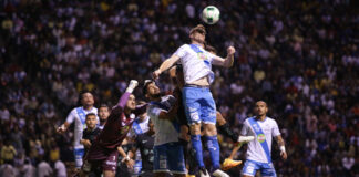 Puebla y América empatan en la ida de cuartos de final El Puebla arrancó el juego con la sensación de que había recuperado la memoria del buen fútbol pero solo consiguió un empate.