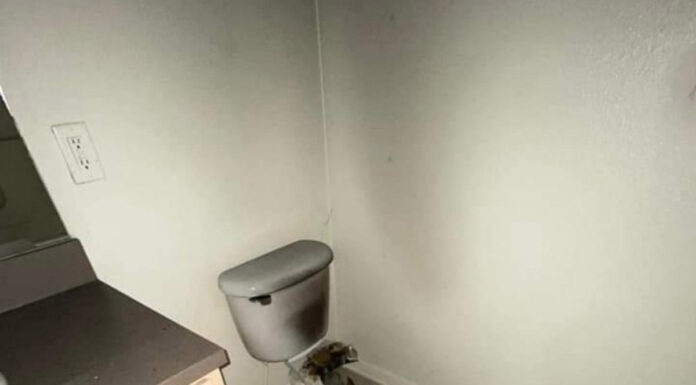 ¡Impresionante! Rayo destruye baño en Oklahoma (Fotos) rayos
