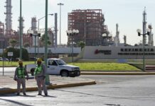 Urge AMLO investigar maltrato a trabajadores de Pemex