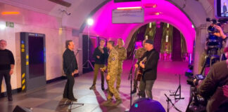 U2 ofreció concierto en metro de Kiev para la paz en Ucrania u2
