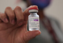 Prevén vacunación para adolescentes en las escuelas El secretario de Salud comentó que la vacunación vino a mitigar y estamos en una etapa de transición epidemiológica.