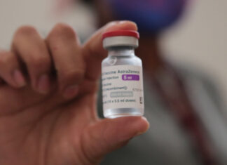 Prevén vacunación para adolescentes en las escuelas El secretario de Salud comentó que la vacunación vino a mitigar y estamos en una etapa de transición epidemiológica.