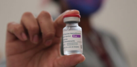 El secretario de Salud comentó que la vacunación vino a mitigar y estamos en una etapa de transición epidemiológica.