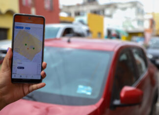 Ayuntamiento resuelve dudas a usuarios de parquímetros Ayuntamiento