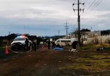 Mujer muere al derrapar moto en la federal Izúcar-Atlixco Mujer