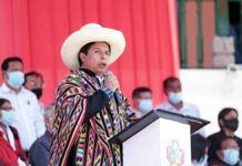Presidente de Perú asiste a Fiscalía por caso de corrupción