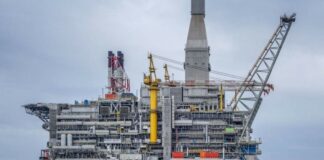 Rusia acusa a Ucrania de atacar plataformas petrolíferas en mar Negro