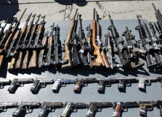 Senado de EU aprueba proyecto de ley de control de armas