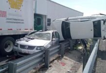 Carambola en la autopista Puebla-Orizaba deja 2 muertos y 40 heridos
